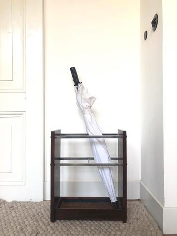 Vintage scandinavisch design paraplubak beschikbaar voor biedingen