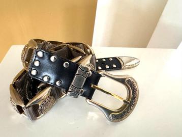 ITALY riem ceintuur metaal leer studs lengte 91 cm CHCS beschikbaar voor biedingen