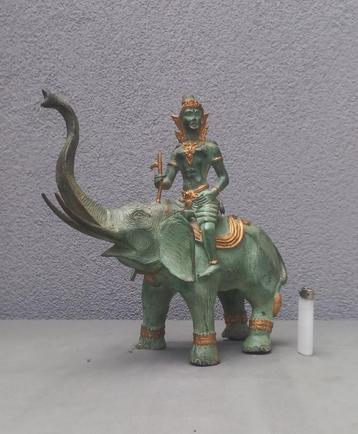 Hindoeïstische god,Indra, op de olifant,Airavata,29 cm.4 kg. beschikbaar voor biedingen