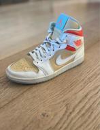 Air Jordan 1 Mid SE, Ophalen of Verzenden, Zo goed als nieuw