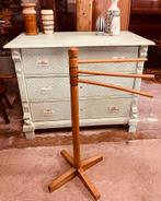 Brocante handdoekenrek staand, Frans houten rek, Antiek en Kunst, Ophalen