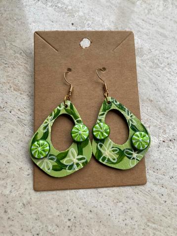 Handbeschilderde Oorbellen Fruity Lime ByJ&S‍🍋‍🟩 beschikbaar voor biedingen