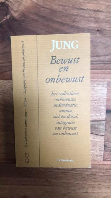 Jung bewust en onbewust beschikbaar voor biedingen