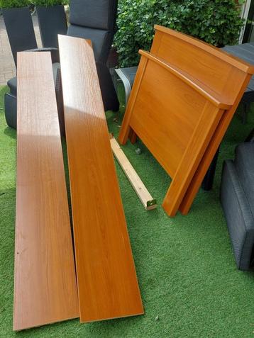 Bed 90x220 (extra lang) beschikbaar voor biedingen