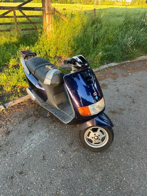 Piaggio Sfera RST50 opknapper! Start en rijd!!, Fietsen en Brommers, Scooters | Piaggio, Gebruikt, Overige modellen, Maximaal 45 km/u