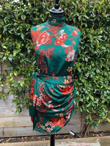 Groene bloemenjurk PrettyLittleThing – maat 38 beschikbaar voor biedingen