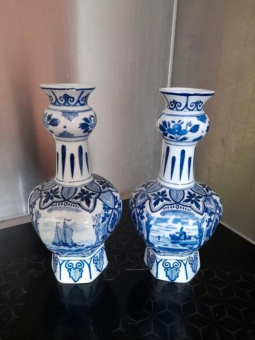 2 Delfts Blaauw knobbelvazen, Antiek en Kunst, Antiek | Vazen, Ophalen of Verzenden
