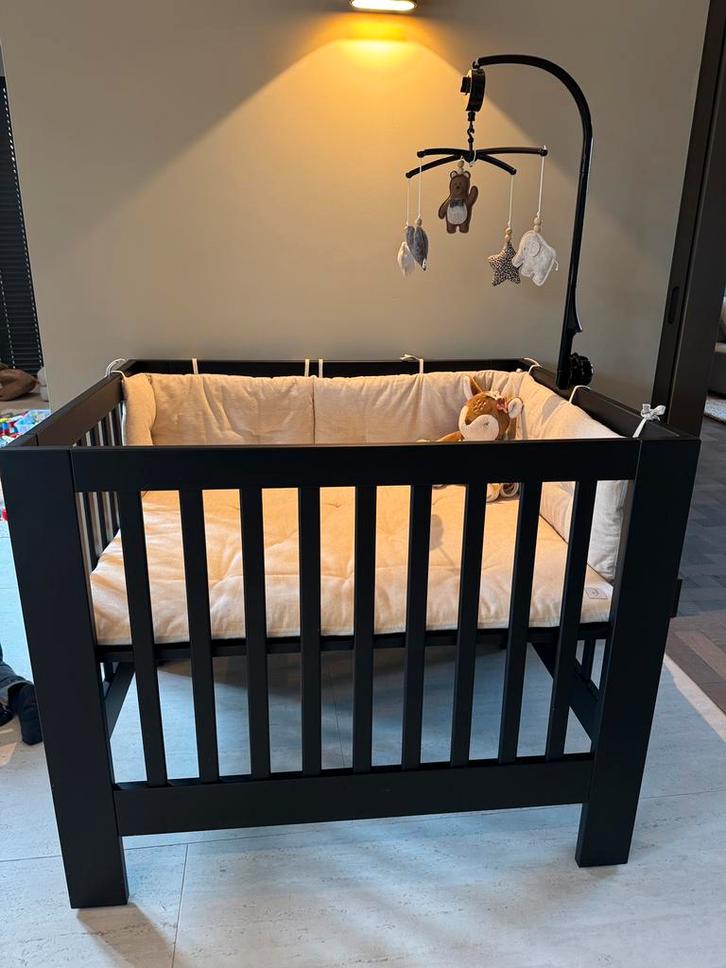 Kidsmill alaska box zwart, Kinderen en Baby's, Boxen, Gebruikt, Rechthoekig, In hoogte verstelbaar, Ophalen