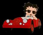 Betty Boop in cabrio auto pin- grote maat, Verzamelen, Speldjes, Pins en Buttons, Nieuw, Figuurtje, Speldje of Pin, Verzenden