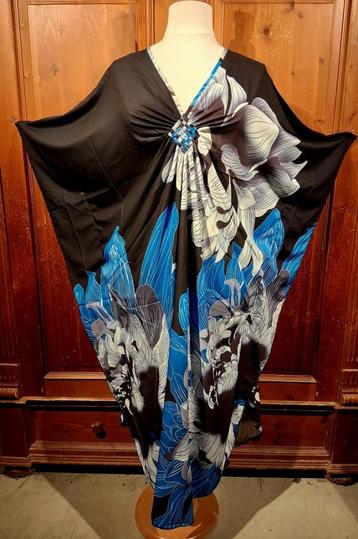 prachtige zwart blauw witte bloemen kaftan One Size beschikbaar voor biedingen