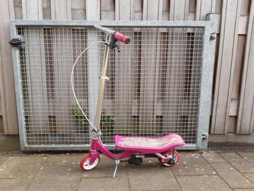 Roze Space scooter