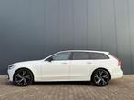Volvo V90 2.0 T8 AWD R-Design luchtvering / B&W / Pano / HUD, Auto's, Volvo, 4 cilinders, Adaptive Cruise Control, Wit, Vierwielaandrijving