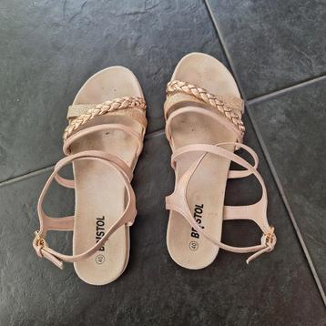 Sierlijke slippers, sandalen van Bristol, mt. 40, ZGAN beschikbaar voor biedingen