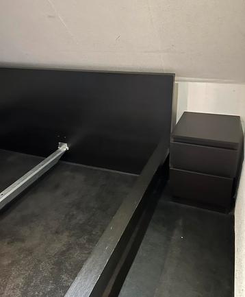 Compleet slaapkamer Malm, bed, 2 nachtkasjes en een ladekast