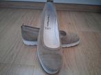 Hush Puppies instappers taupe maat 40, Kleding | Dames, Schoenen, Ophalen of Verzenden, Zo goed als nieuw, Hush Puppies, Instappers