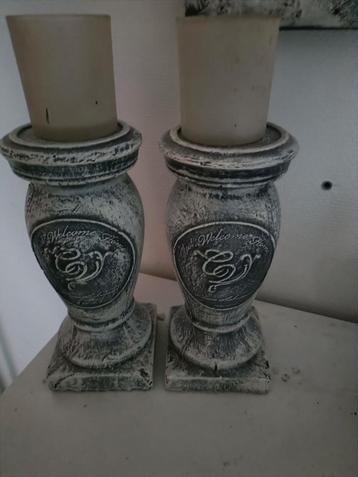 Set van 2 decoratieve kandelaars beschikbaar voor biedingen