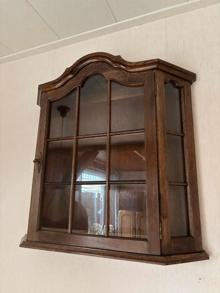 Houten wandkastje met glazen deur, Huis en Inrichting, Kasten | Dressoirs, Gebruikt, 50 tot 100 cm, Minder dan 25 cm, Met deur(en)