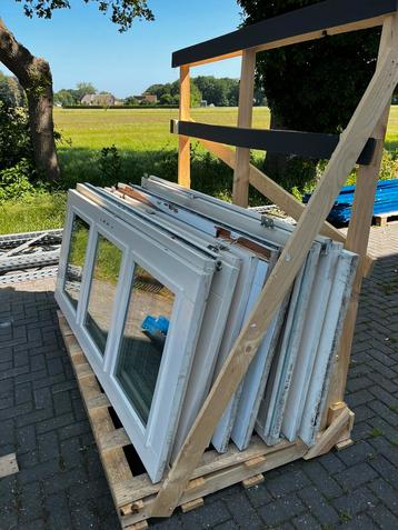 Hardhouten deuren incl dubbel glas €50 p/stuk beschikbaar voor biedingen
