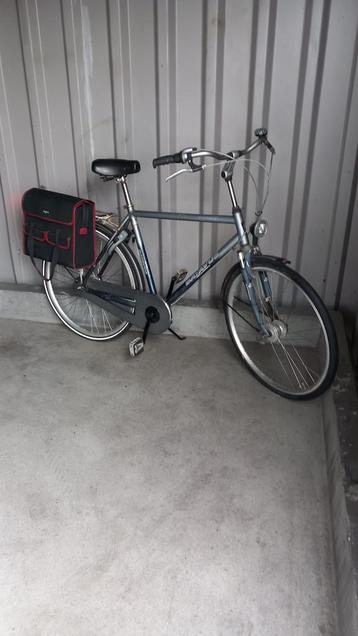 NETTE en MOOIE herenfiets BATAVUS met VERSNELLINGEN en SLOT! beschikbaar voor biedingen