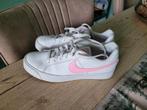 Nike schoenen maat 39, Ophalen of Verzenden, Zo goed als nieuw, Wit