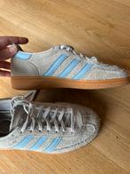 Mooie Adidas Spezial, Kleding | Dames, Ophalen of Verzenden, Zo goed als nieuw, Blauw, Sneakers of Gympen