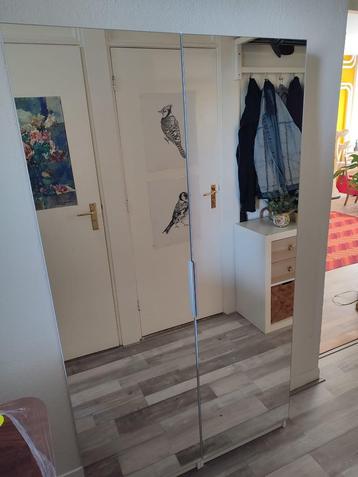 Grote schoenenkast met spiegeldeuren (Leen Bakker Zapatero) beschikbaar voor biedingen
