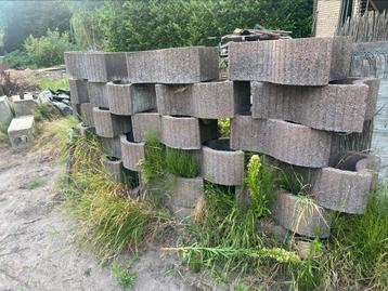 GRATIS Bloempot stenen c.a 33stuks beschikbaar voor biedingen