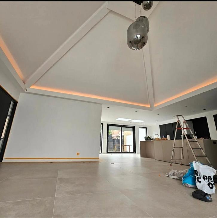 ⚜️SCHILDER⚜️, Diensten en Vakmensen, Schilders en Behangers, Behangen, Binnenschilderwerk, Buitenschilderwerk, Decoratieschilderwerk