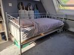 1-persoons wit metalen spijlenbed en matras en lattenboden, Huis en Inrichting, Ophalen, Gebruikt, 90 cm, Eenpersoons