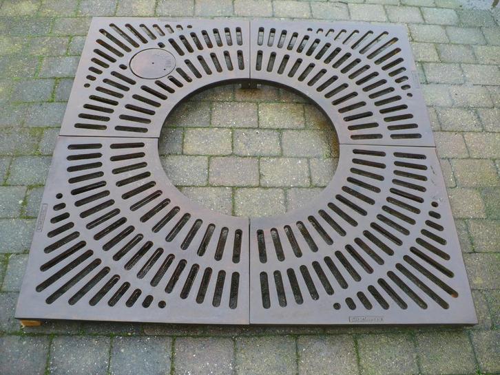 Boomrooster, gietijzeren Buderus boomrooster 150x50cm., Tuin en Terras, Planten | Bomen, Overige soorten, Minder dan 100 cm, Volle zon