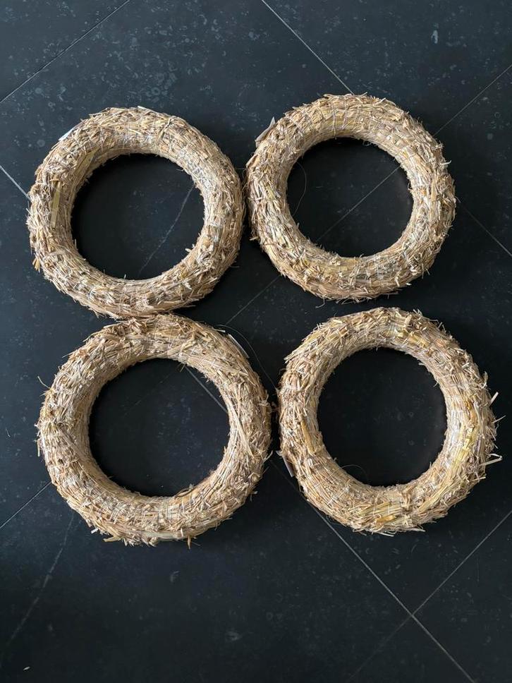 Strokransen 4 stuks doorsnede 26cm, Hobby en Vrije tijd, Knutselen, Zo goed als nieuw, Materiaal, Ophalen of Verzenden