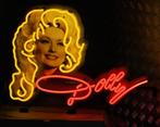 FIFTIES SIXTIES NEONVERLICHTING DOLLY PARTON MET ACHTERPLAAT, Verzamelen, Ophalen, Nieuw