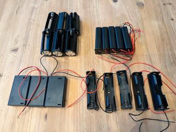 Batterij houders, 19 stuks, Nieuw beschikbaar voor biedingen