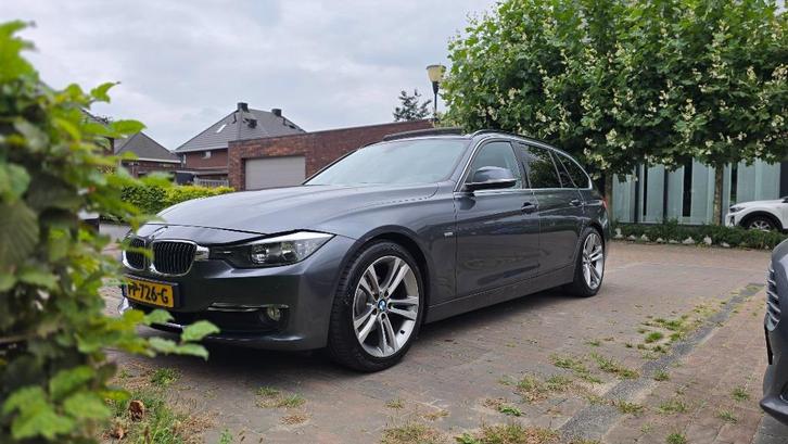 BMW 3-Serie 320D Touring Aut I Luxury I Pano I Harman Kardon, Auto's, BMW, Particulier, 3-Serie, Airbags, Airconditioning, Alarm