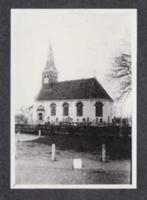 Foto Ferwoude Ned. Herv. Kerk Kerkhof., 1960 tot 1980, Foto, Ophalen of Verzenden, Zo goed als nieuw