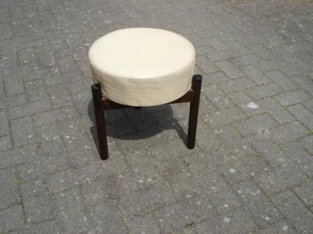 Twee Vintage Duits en Deens krukjes / taboeret jaren 60 /70, Huis en Inrichting, Krukjes, Gebruikt, Overige materialen, Ophalen of Verzenden