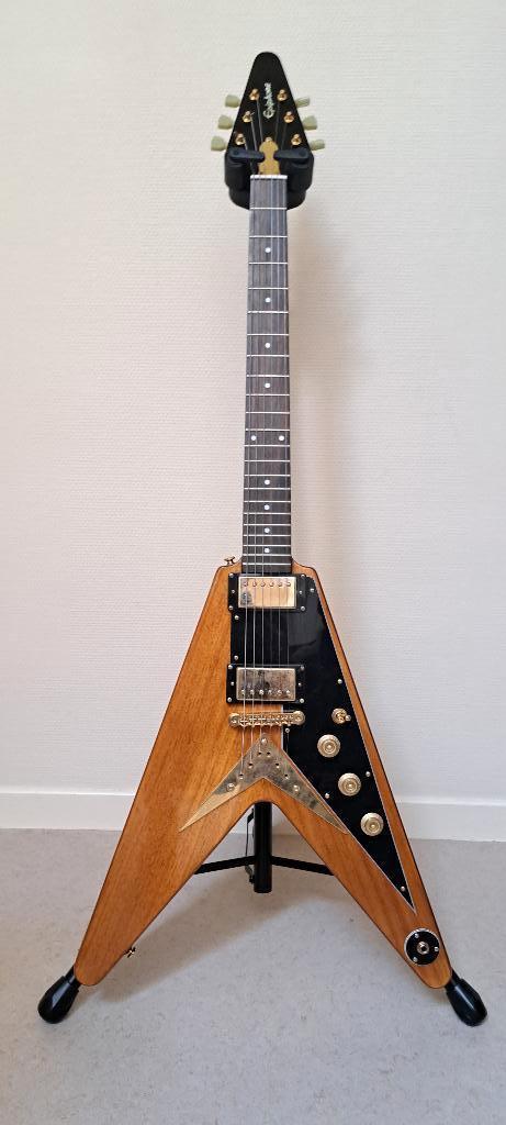 Epiphone 1958 Korina Flying V Black Pickguard Reissue, Muziek en Instrumenten, Snaarinstrumenten | Gitaren | Elektrisch, Zo goed als nieuw