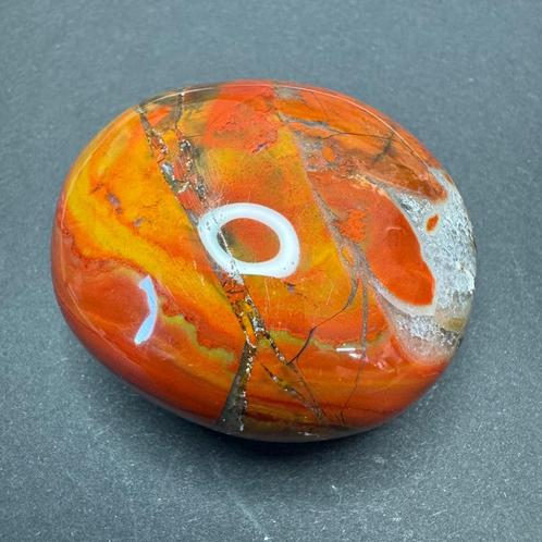 Rode Jaspis handsteen uit Madagaskar, Verzamelen, Mineralen en Fossielen, Mineraal, Ophalen of Verzenden