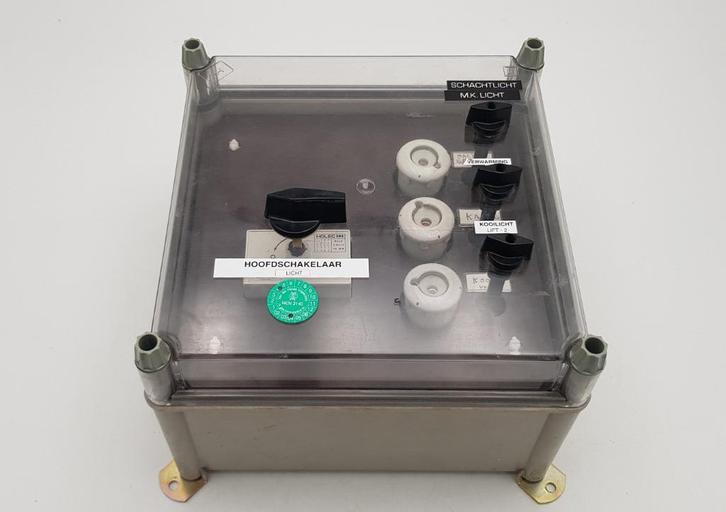 Holec Halyester groepenkast 3 lichtgroepen 25A + 40A HS (1x), Hobby en Vrije tijd, Elektronica-componenten, Gebruikt, Ophalen of Verzenden