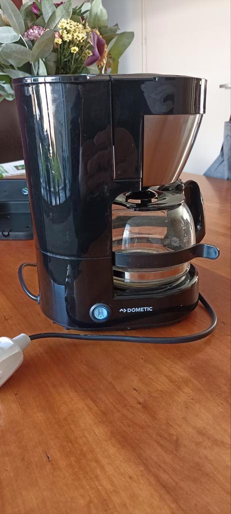 Domenic 24 volt. Model: MC054, Witgoed en Apparatuur, Koffiezetapparaten, Zo goed als nieuw, Koffiemachine, Ophalen