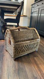 Rattan krantenmand, Huis en Inrichting, Ophalen, Zo goed als nieuw