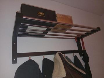 Moderne Wandkapstok met Hoedenplank beschikbaar voor biedingen