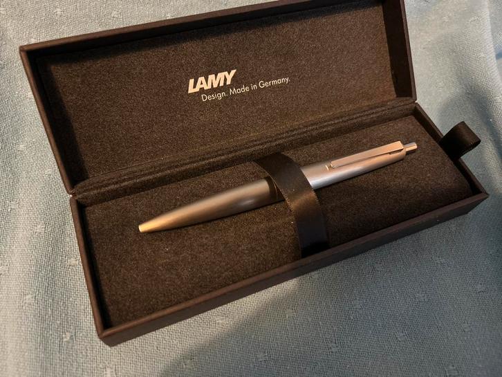 Lamy 2000 Balpen Metal Uitvoering ZGAN, Verzamelen, Pennenverzamelingen, Zo goed als nieuw, Balpen, Overige merken, Met doosje