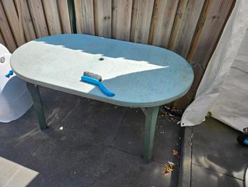 Gratis ophalen Tafel beschikbaar voor biedingen