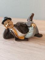 Laurel en hardy beeldjes, Hardy liggend, Ophalen of Verzenden, Zo goed als nieuw, Mens