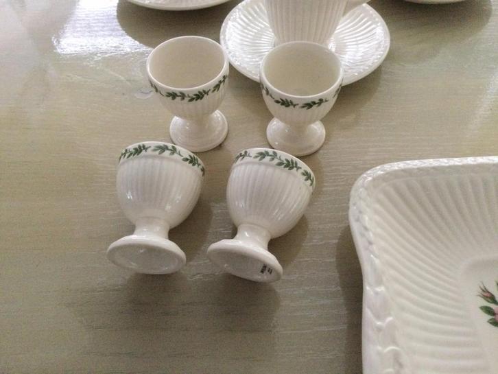 Wedgwood Rosalind 4 eierdopjes ongebruikt, Antiek en Kunst, Antiek | Servies compleet, Ophalen of Verzenden