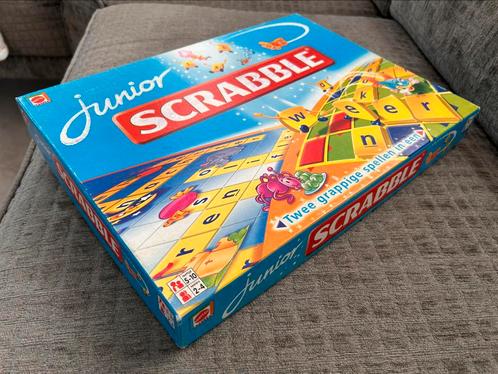 Scrabble junior, Hobby en Vrije tijd, Gezelschapsspellen | Overige, Gebruikt, Ophalen of Verzenden