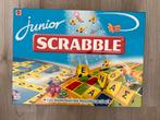 Scrabble nieuw doos( in plastic ), Hobby en Vrije tijd, Gezelschapsspellen | Bordspellen, Ophalen of Verzenden