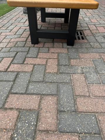 Eiken salontafel stalen onderstel beschikbaar voor biedingen