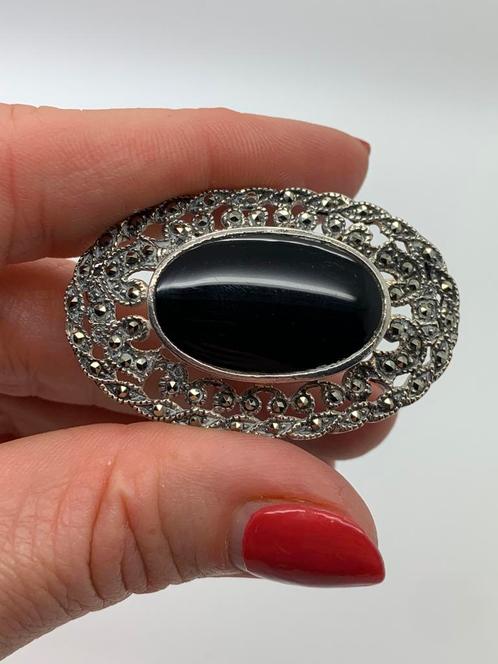 T634 Prachtige zilveren broche onyx markasiet, Sieraden, Tassen en Uiterlijk, Antieke sieraden, Broche, Zilver, Met edelsteen